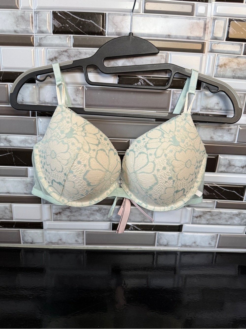 Victoria's Secret Mint Green Floral Lace push-up bra